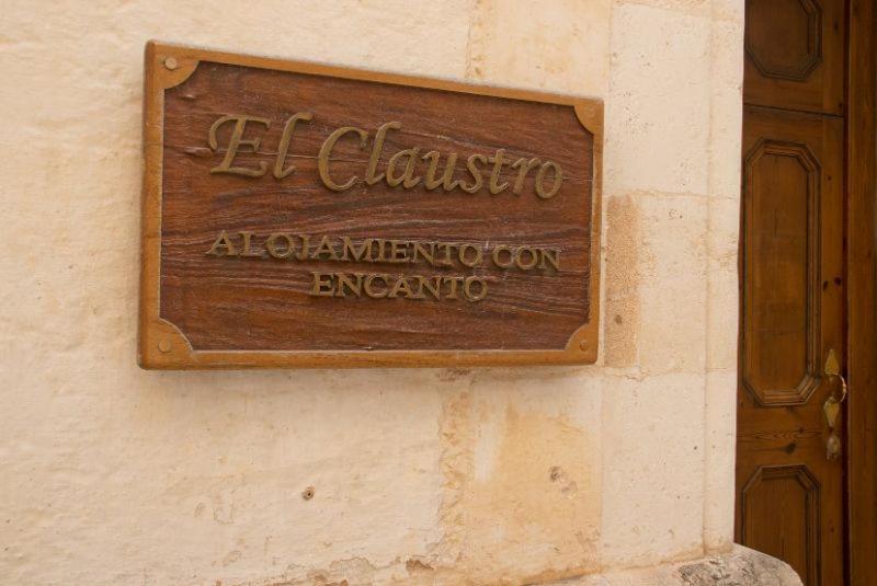 Grupoandria El Claustre De Ciutadella - Hospederia Hostel Eksteriør bilde