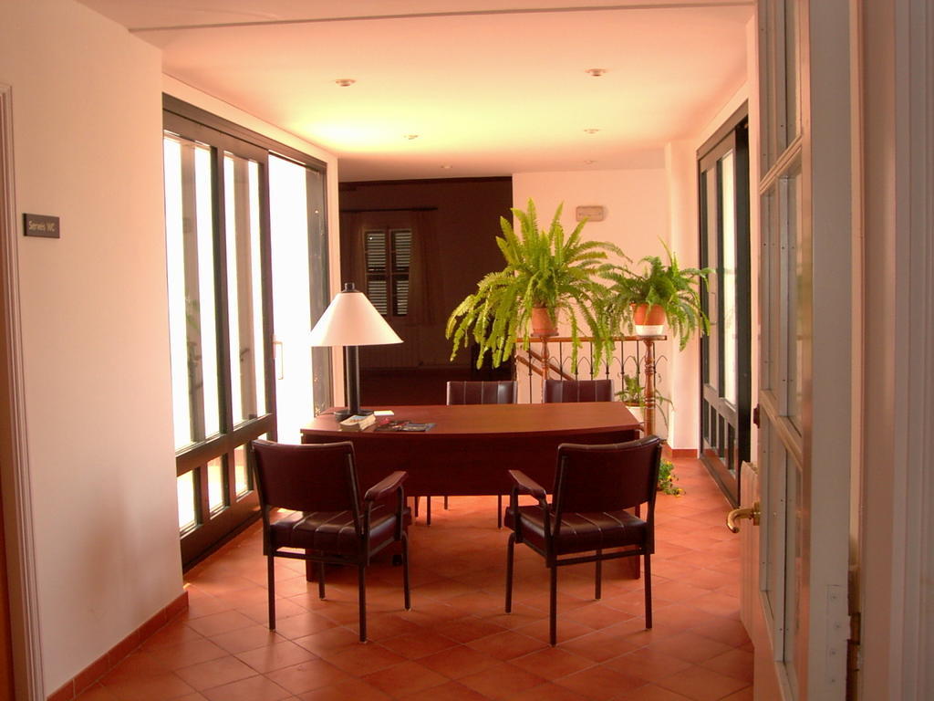 Grupoandria El Claustre De Ciutadella - Hospederia Hostel Eksteriør bilde